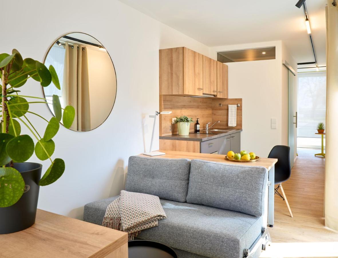 Modern Ausgebauter Ueberseecontainer Als Tiny House Wertheim Buitenkant foto