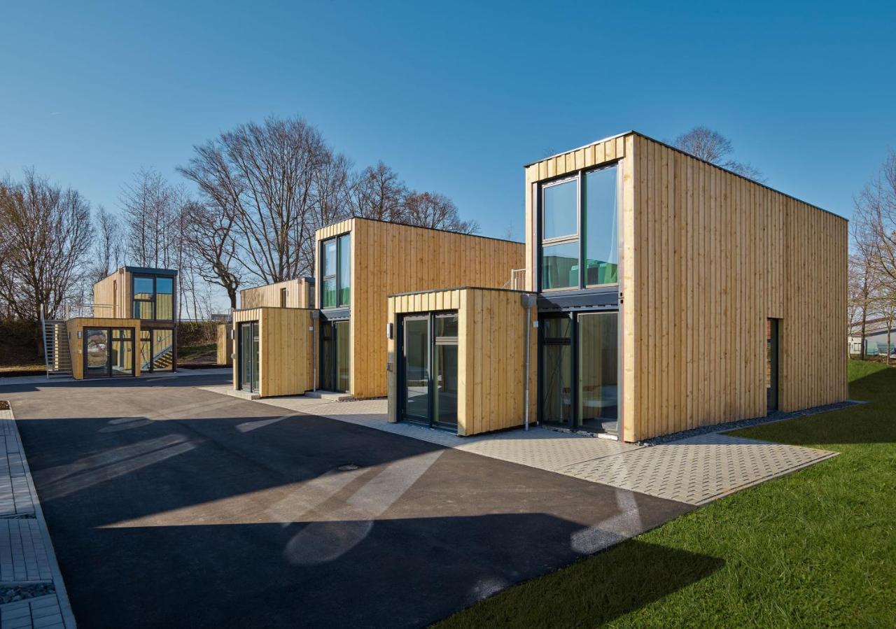 Modern Ausgebauter Ueberseecontainer Als Tiny House Wertheim Buitenkant foto